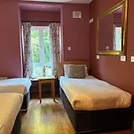 بيت للعطل The Folly Group Sleeps 26 كيلكيني