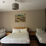 The Folly Group Sleeps 26 別荘 *