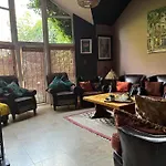 بيت للعطل The Folly Group Sleeps 26