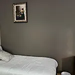 The Folly Group Sleeps 26 *