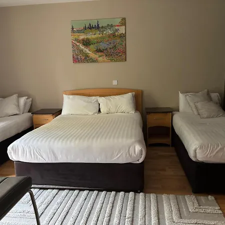The Folly - Sleeps 28 基尔根尼