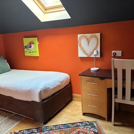 The Folly - Sleeps 28 度假居 *