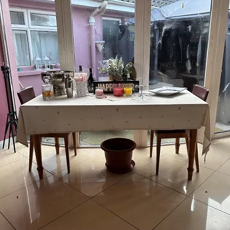 The Folly - Sleeps 28