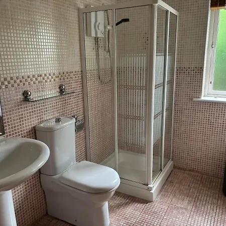 度假居 The Folly - Sleeps 28 *