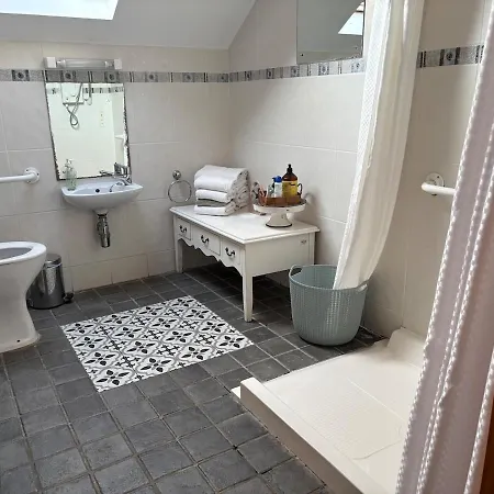 The Folly - Sleeps 28 基尔根尼