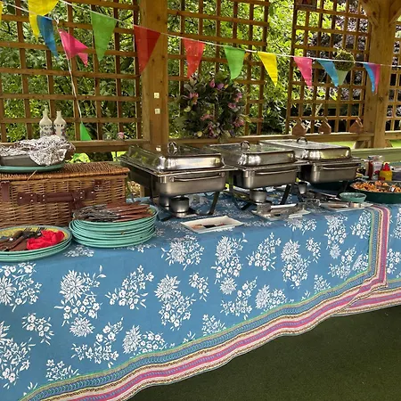 Prázdninový dům The Folly Group Sleeps 26