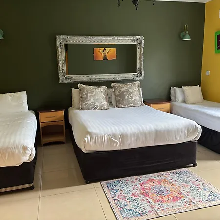 The Folly Group Sleeps 26 *