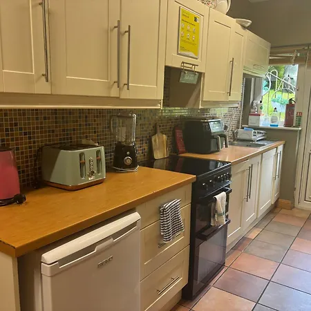 Prázdninový dům The Folly Group Sleeps 26 *