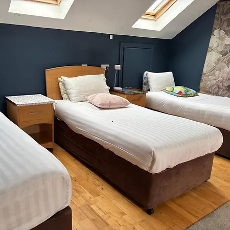 The Folly Group Sleeps 26 *