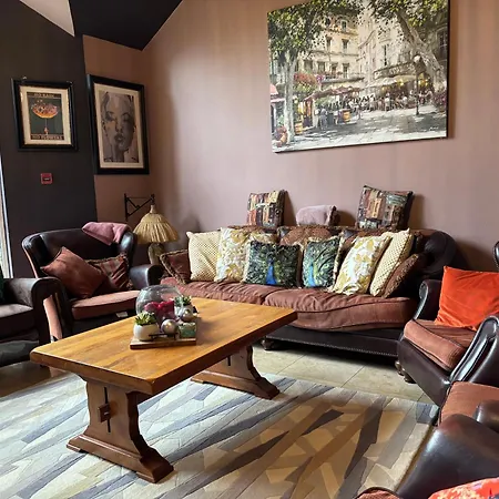 Prázdninový dům The Folly Group Sleeps 26 *