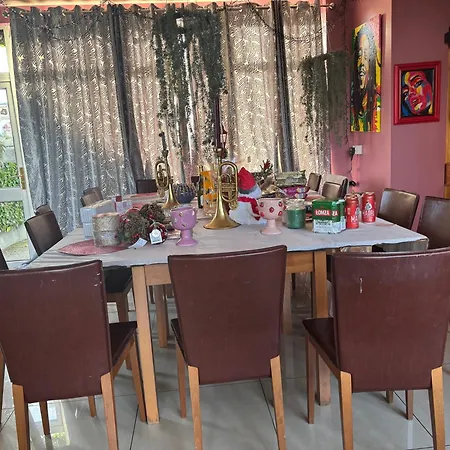 The Folly Group Sleeps 26 *