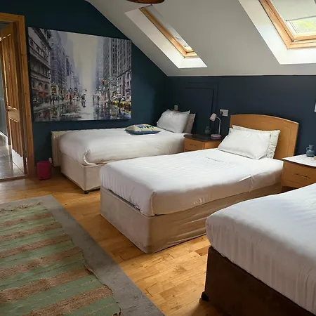 بيت للعطل The Folly Gather Celebrate & Sleeps 26 Five Shower