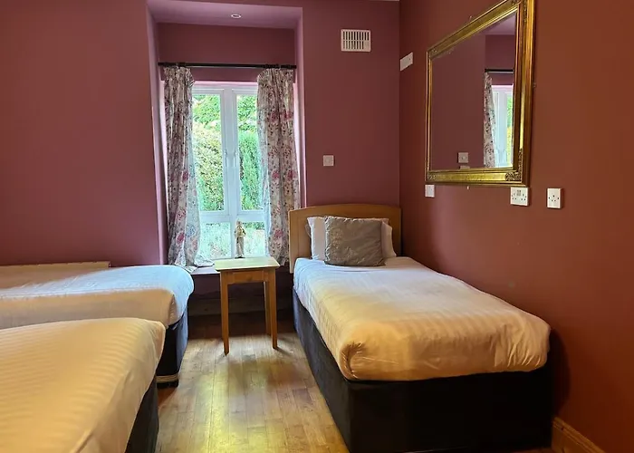 بيت للعطل The Folly Group Sleeps 26 كيلكيني