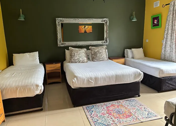 The Folly Group Sleeps 26 *