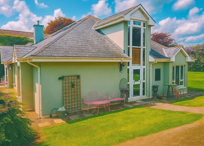 The Folly Group Sleeps 26