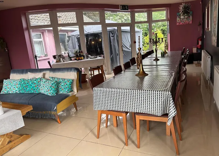 The Folly Group Sleeps 26