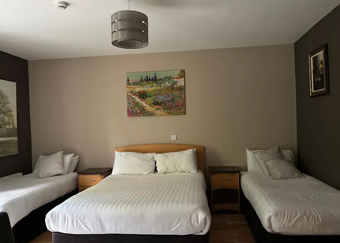 The Folly Group Sleeps 26 別荘 *