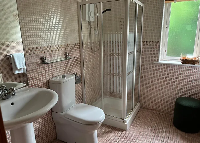 The Folly Group Sleeps 26 別荘