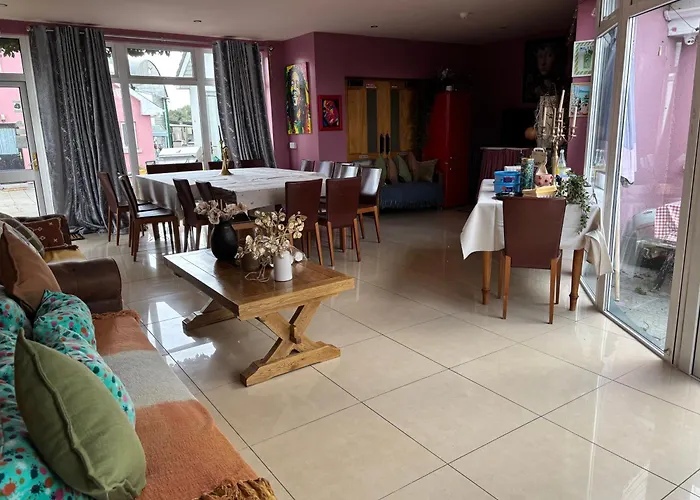 The Folly Group Sleeps 26 別荘 キルケニー