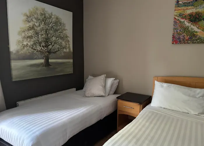 The Folly Group Sleeps 26 *