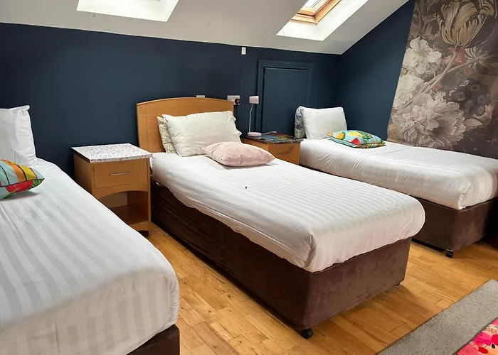 The Folly Group Sleeps 26 *