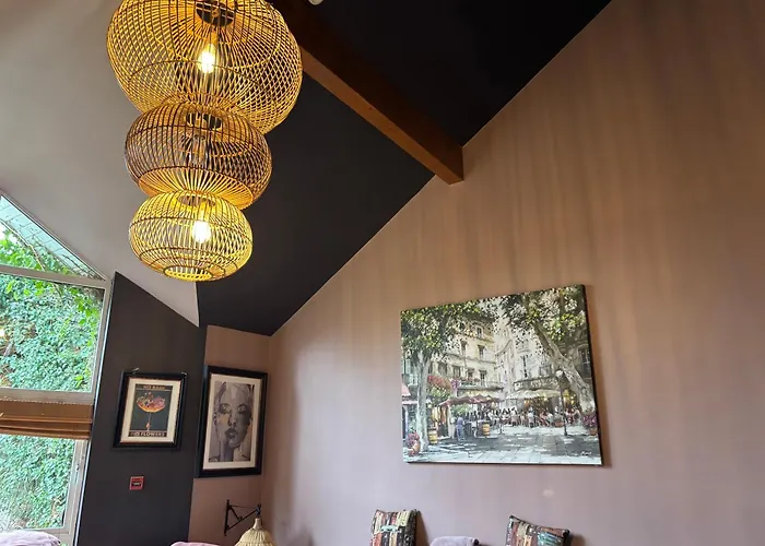 The Folly Group Sleeps 26 別荘